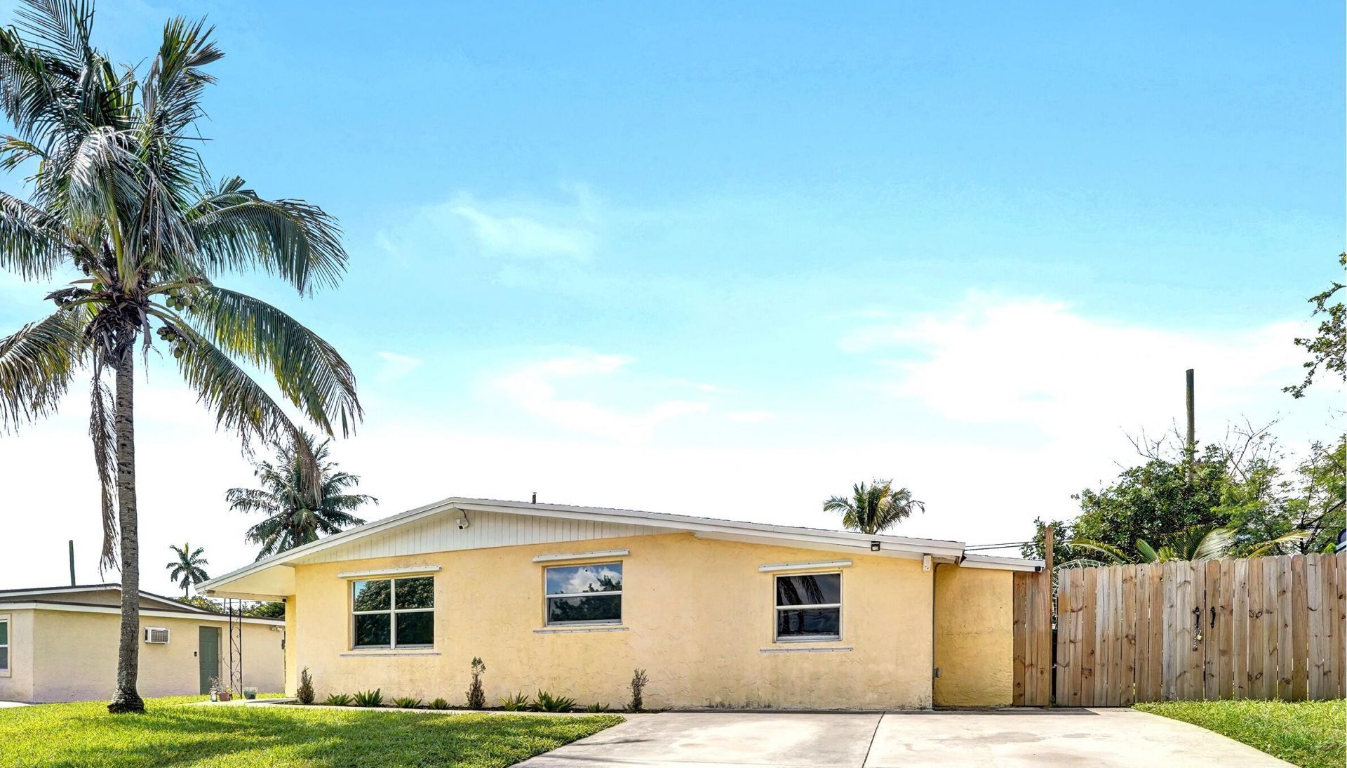 5740 SW 38th Street, Davie, FL 33314 Photo