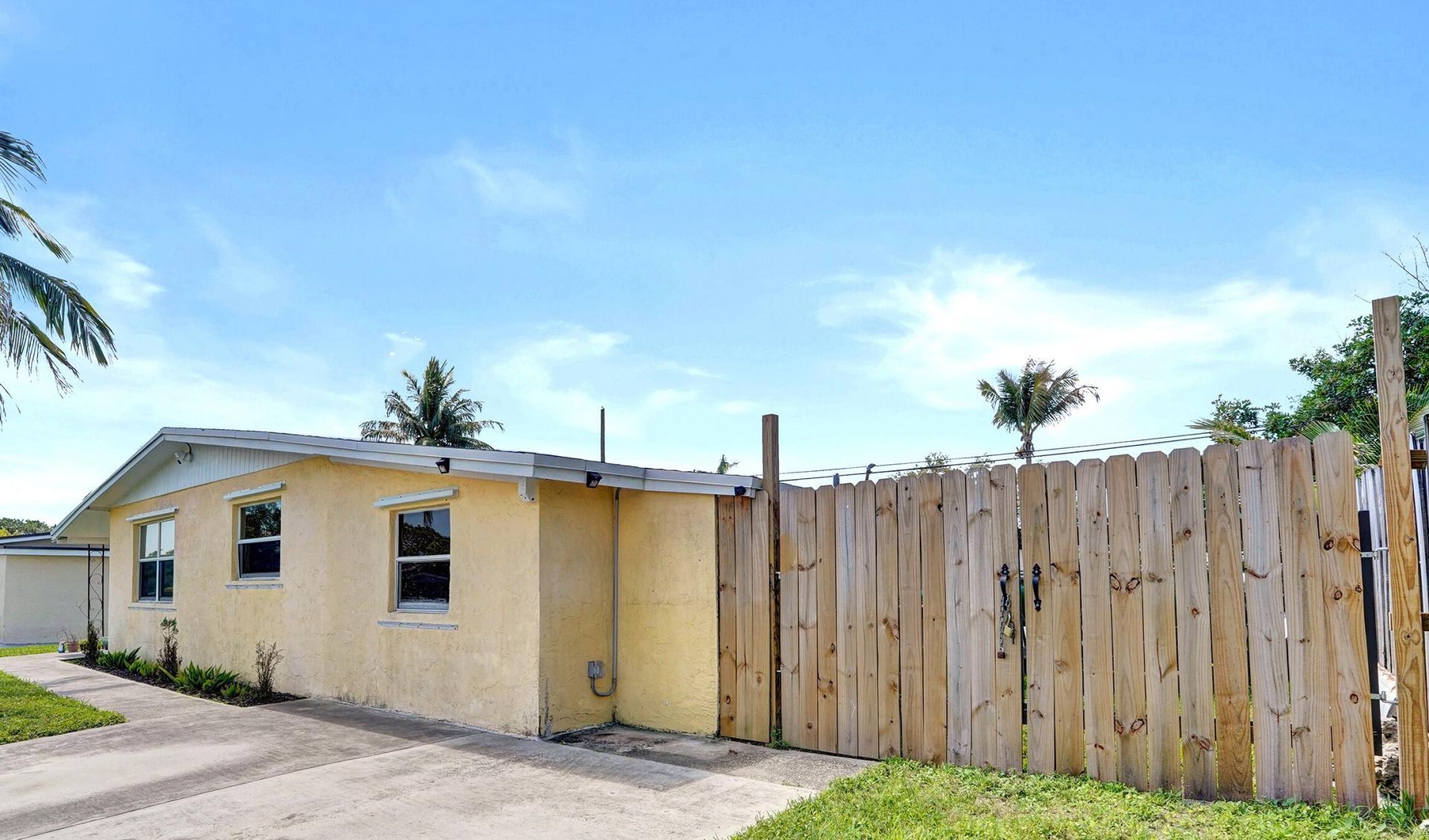 5740 SW 38th Street, Davie, FL 33314 Photo