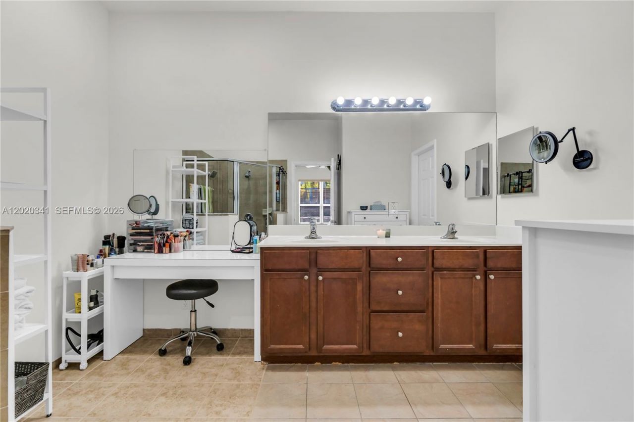 17064 SW 90th Way, Miami, FL 33196 Photo