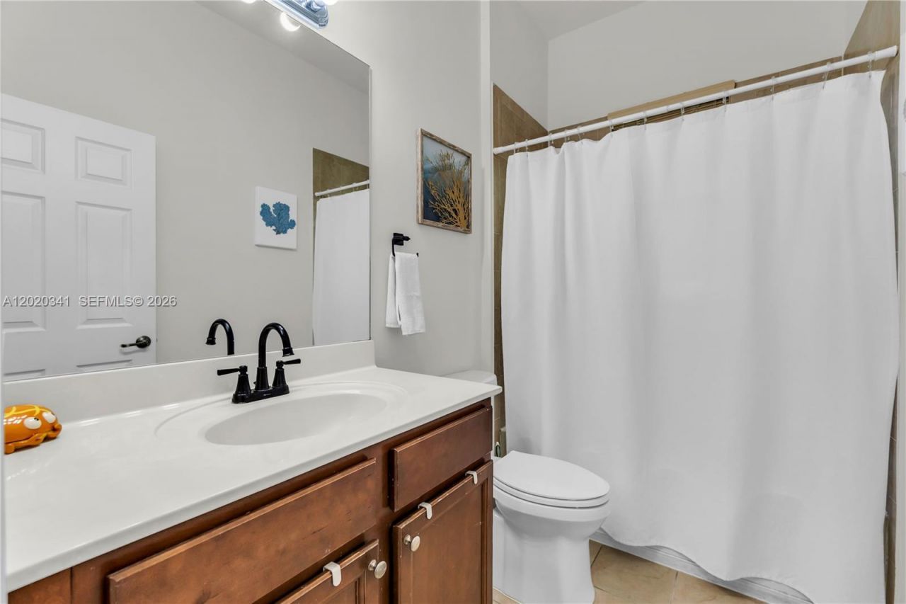 17064 SW 90th Way, Miami, FL 33196 Photo