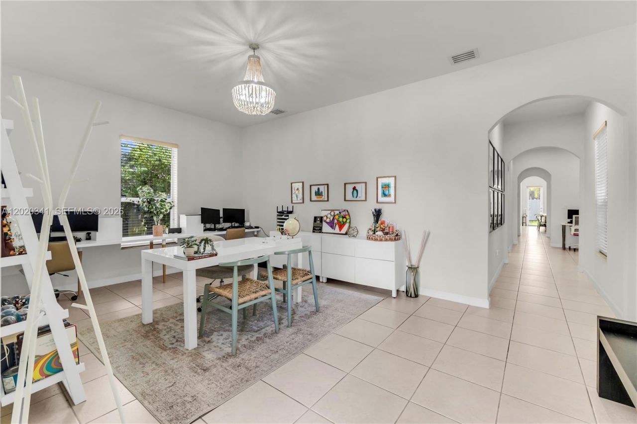 17064 SW 90th Way, Miami, FL 33196 Photo