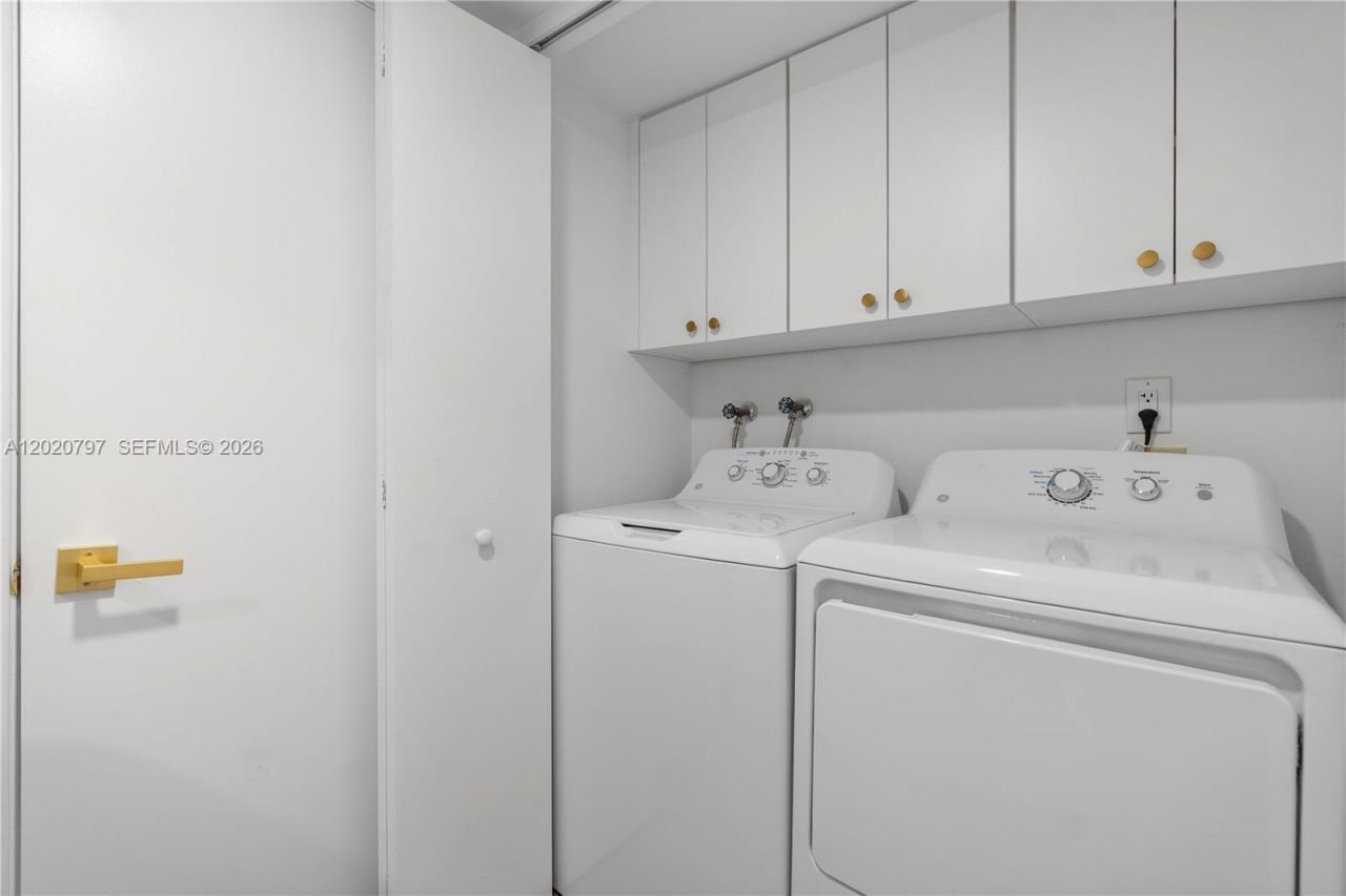 19101 NE 36th Ct, Unit 402, Aventura, FL 33180 Photo