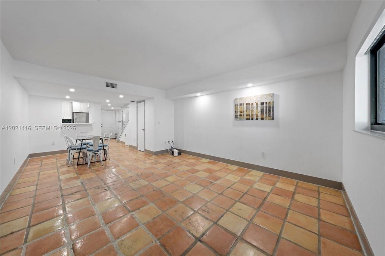 5750 Turin St , Unit 207, Coral Gables, FL 33146 Photo