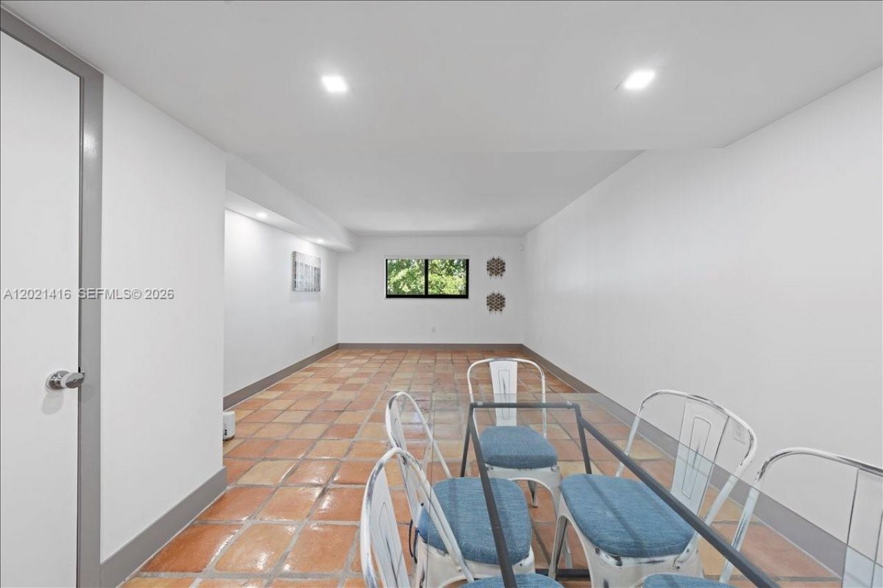 5750 Turin St , Unit 207, Coral Gables, FL 33146 Photo