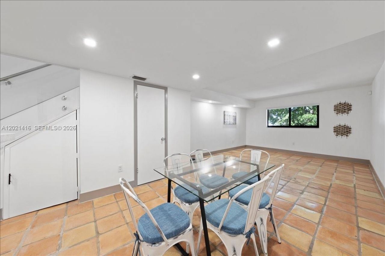 5750 Turin St , Unit 207, Coral Gables, FL 33146 Photo