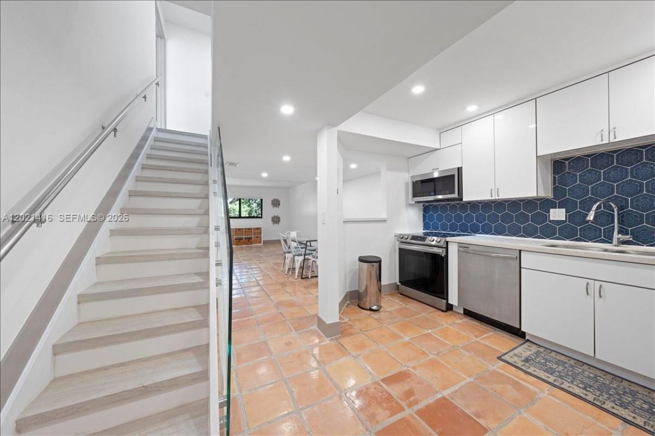 5750 Turin St , Unit 207, Coral Gables, FL 33146 Photo