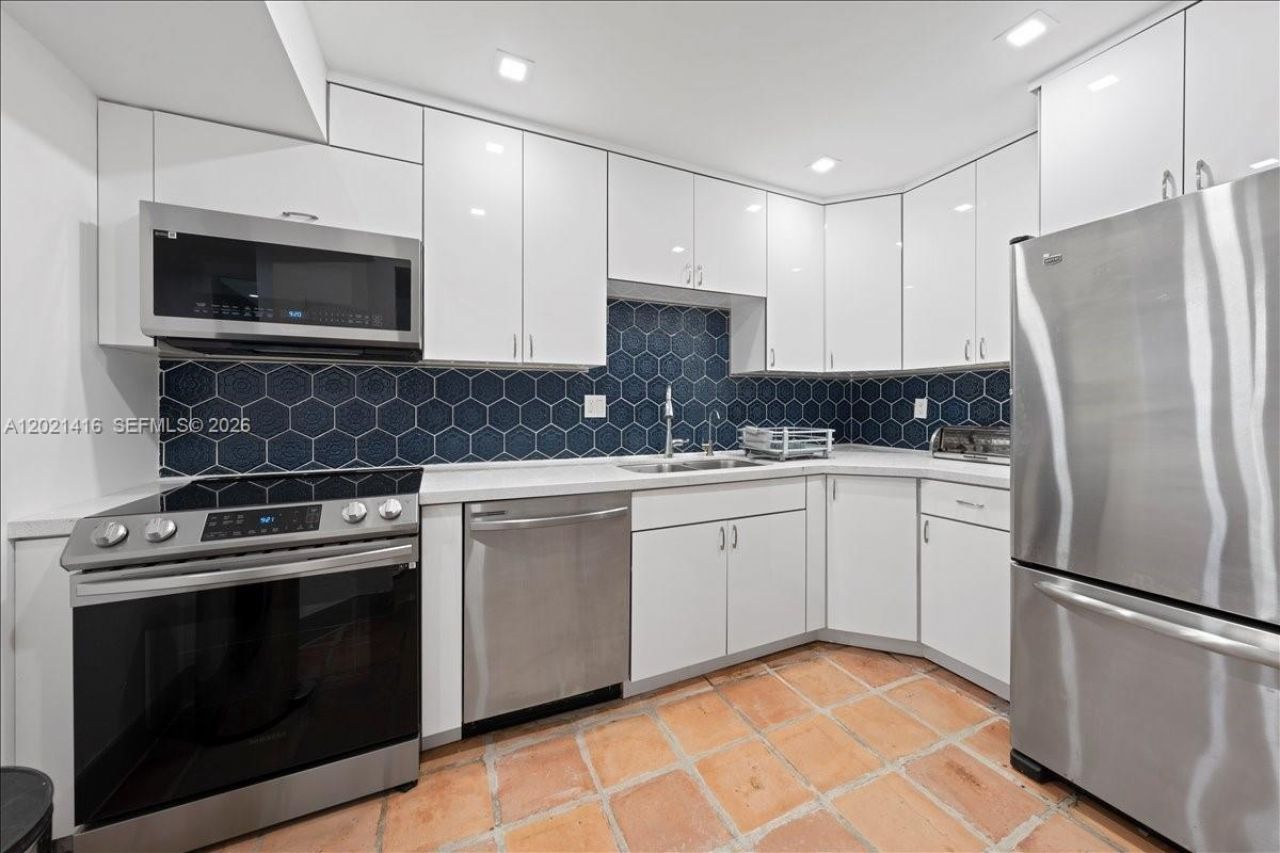 5750 Turin St , Unit 207, Coral Gables, FL 33146 Photo