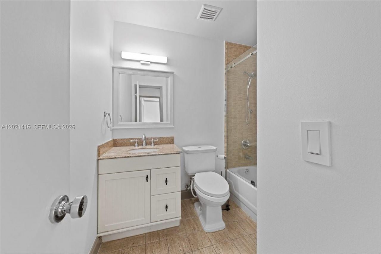 5750 Turin St , Unit 207, Coral Gables, FL 33146 Photo