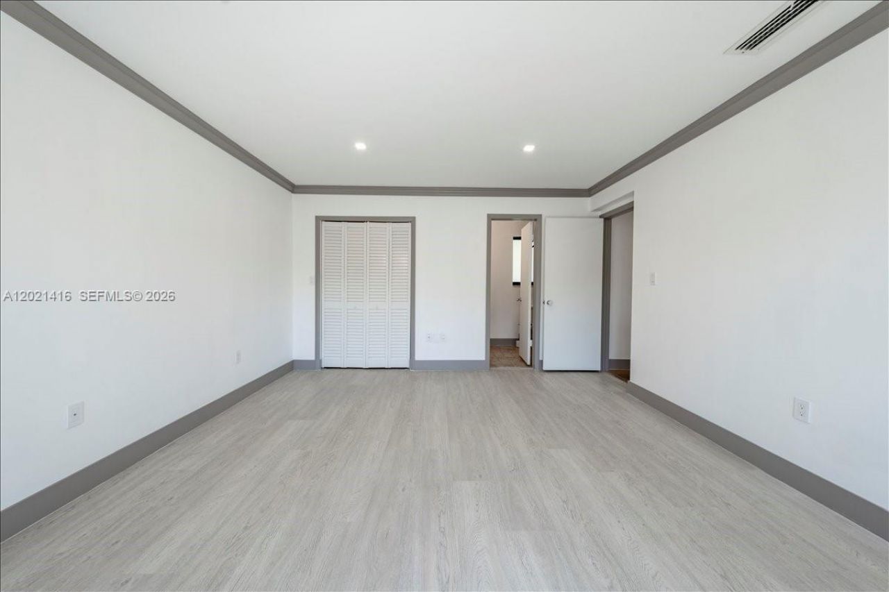 5750 Turin St , Unit 207, Coral Gables, FL 33146 Photo