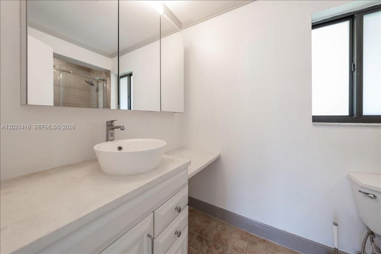 5750 Turin St , Unit 207, Coral Gables, FL 33146 Photo