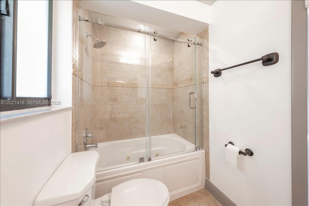 5750 Turin St , Unit 207, Coral Gables, FL 33146 Photo