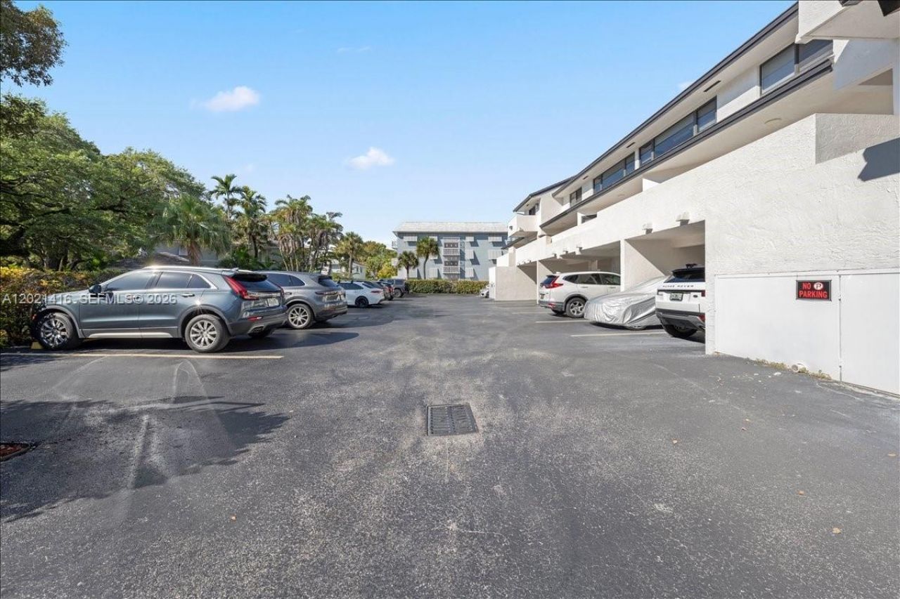 5750 Turin St , Unit 207, Coral Gables, FL 33146 Photo