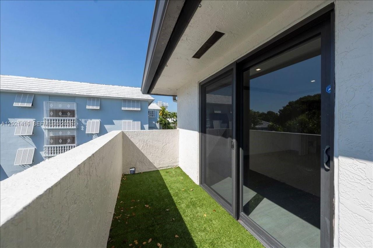 5750 Turin St , Unit 207, Coral Gables, FL 33146 Photo