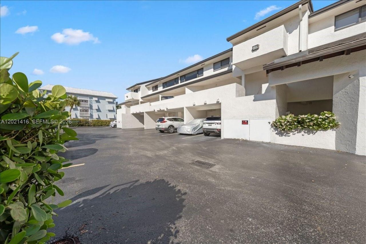 5750 Turin St , Unit 207, Coral Gables, FL 33146 Photo