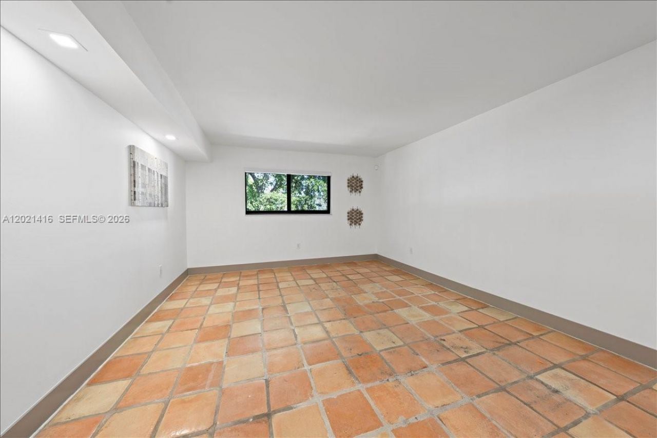 5750 Turin St , Unit 207, Coral Gables, FL 33146 Photo