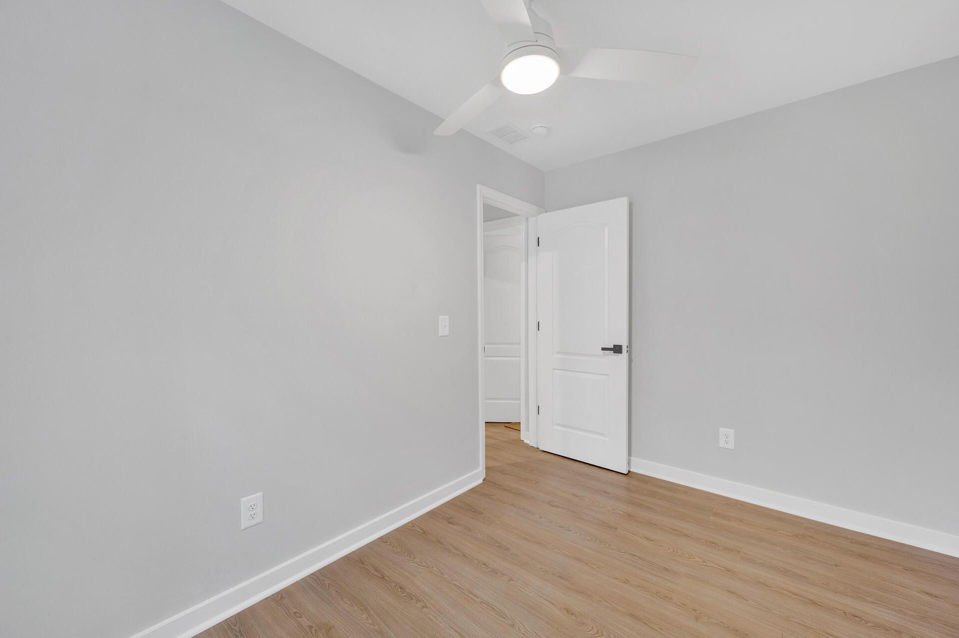 2512 Bennett Yard Photo 19
