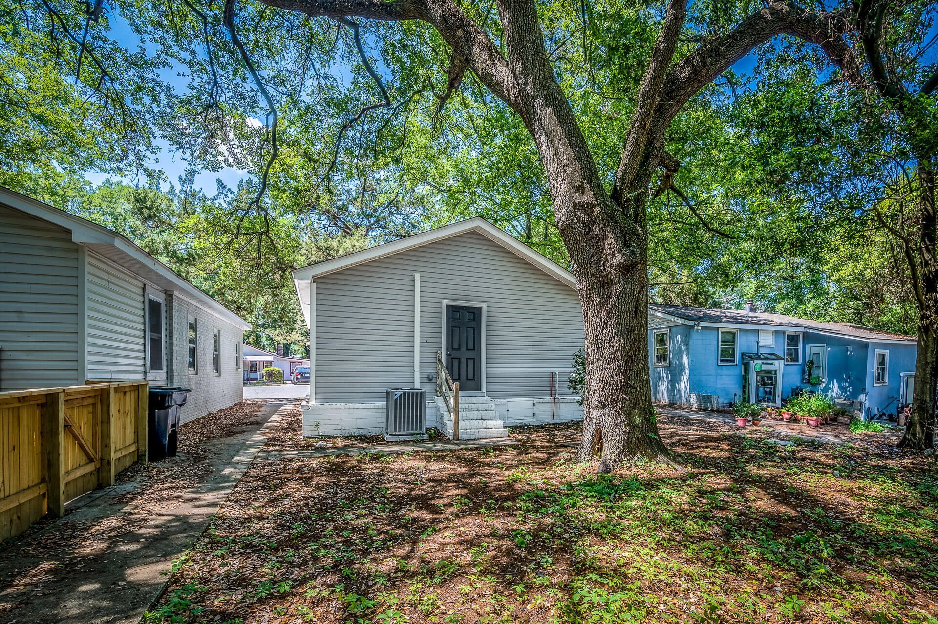 2512 Bennett Yard Photo 24