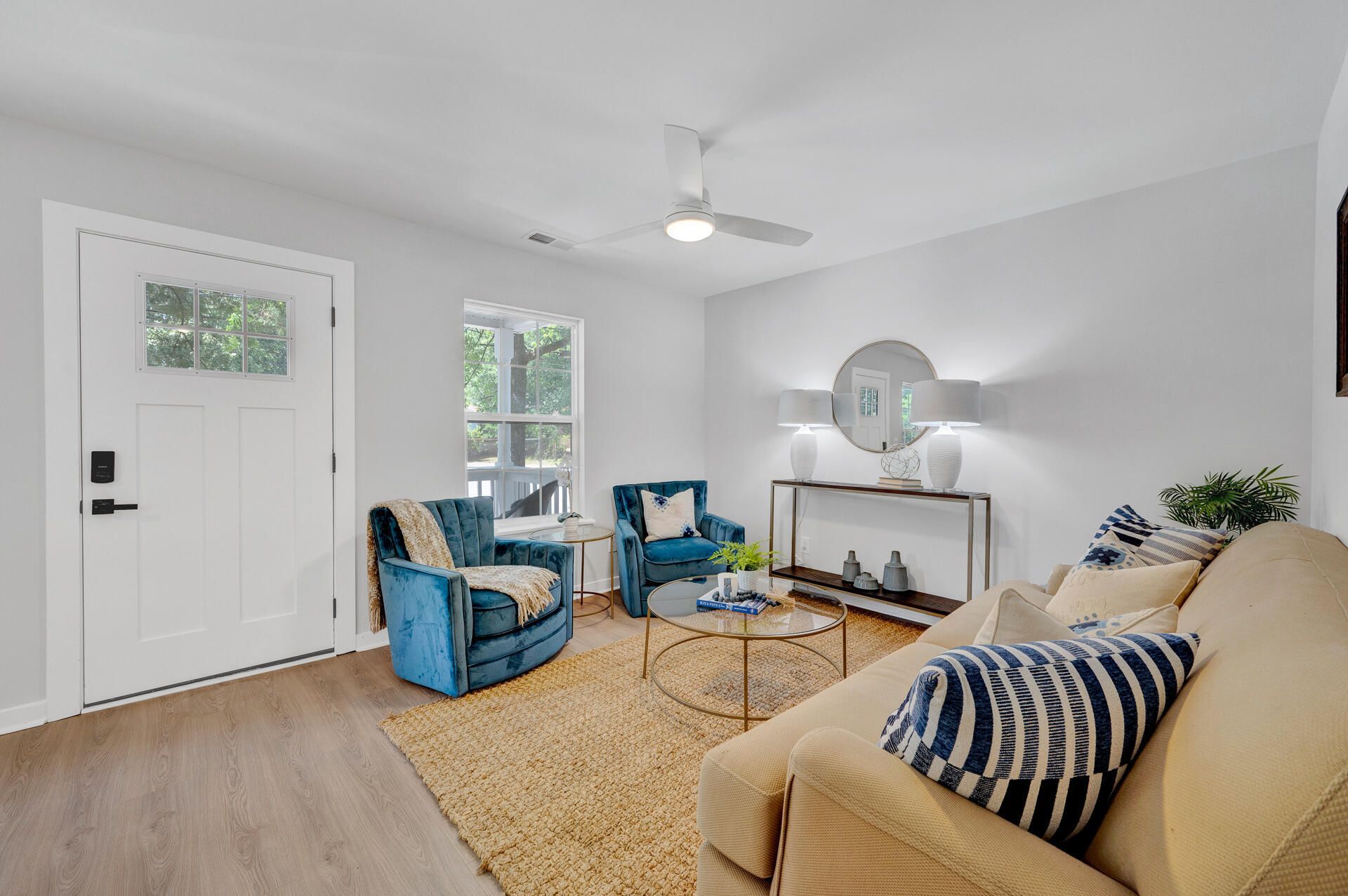 2512 Bennett Yard Photo 4