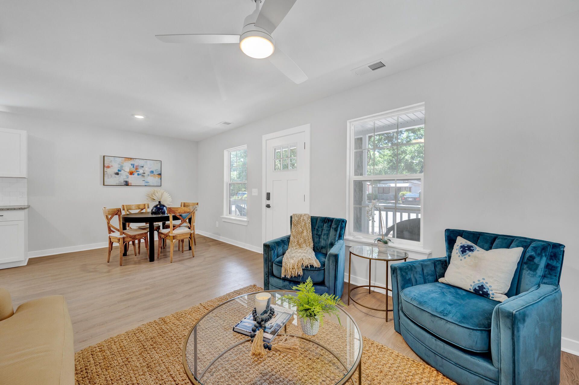 2512 Bennett Yard Photo 6
