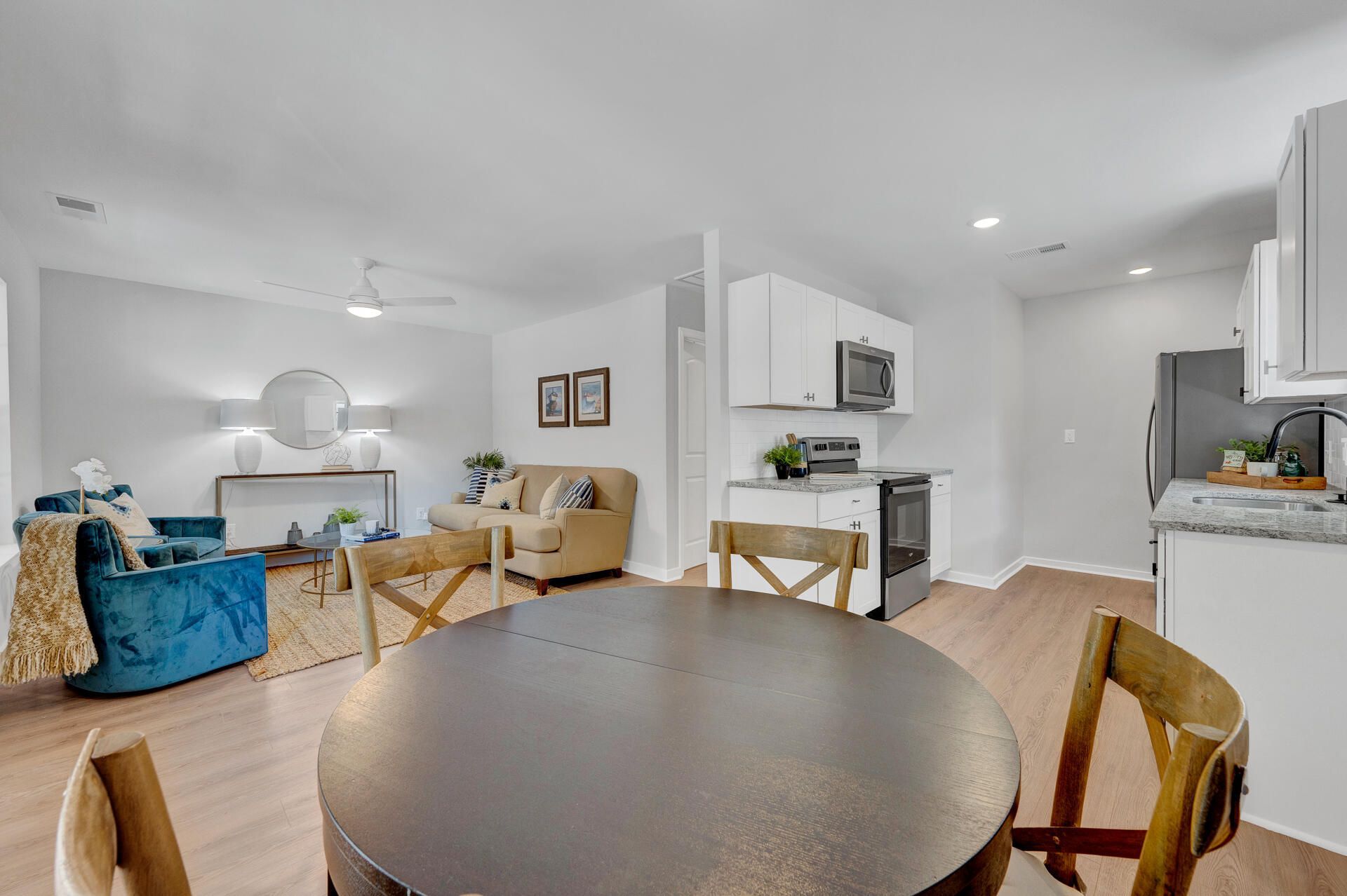 2512 Bennett Yard Photo 8