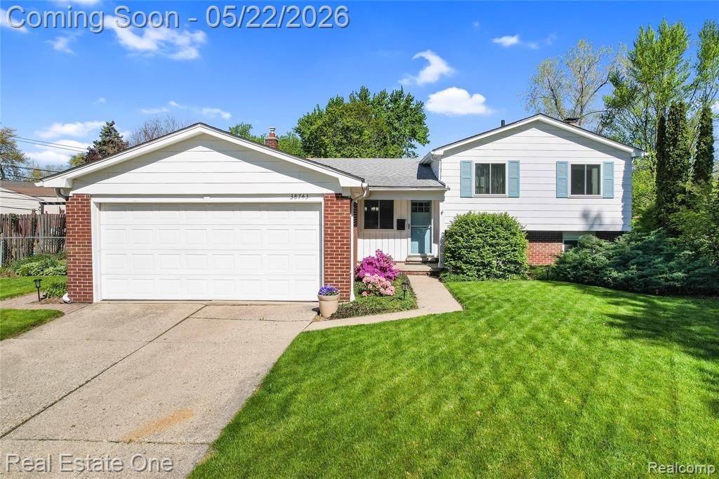 38743 Arcola Drive, Sterling Heights, MI 48312 Main Photo