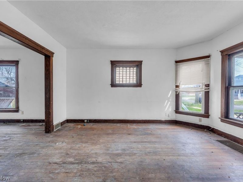 345 12th Street, Elyria, OH 44035 Photo 4