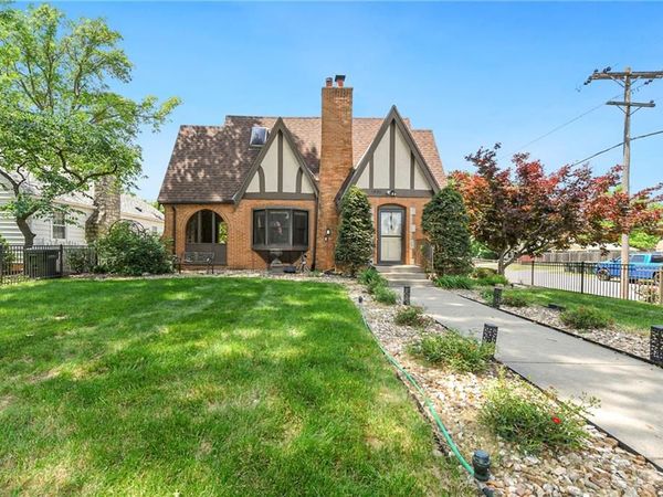 1500 S Broadway Street, Leavenworth, KS 66048