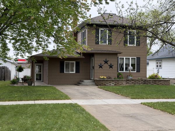 1422 Wisconsin Ave SW, Huron, SD 57350