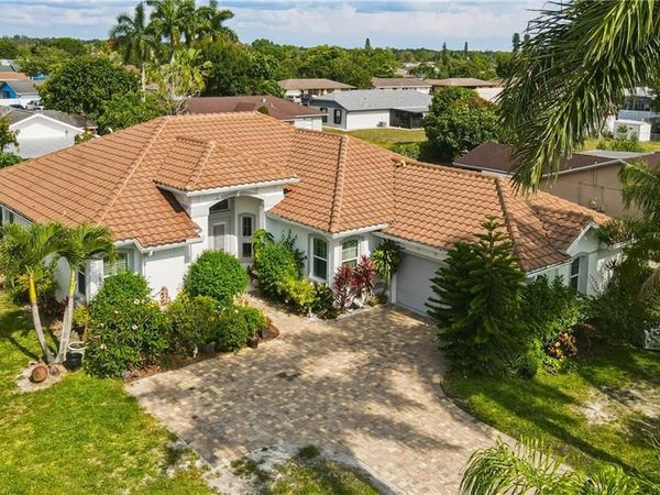1700 43rd TER SW, NAPLES, FL 34116