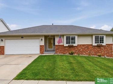 301 Valley Street , Glenwood, IA 51534