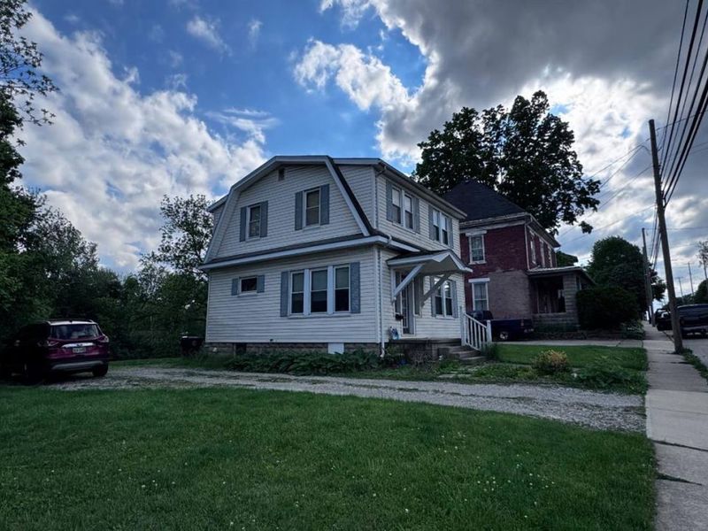 358 W Locust, Wilmington, OH 45177 Photo 2
