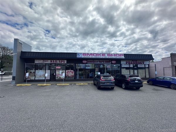 5640-18 Merrick Road, Unit 4, Massapequa, NY 11758