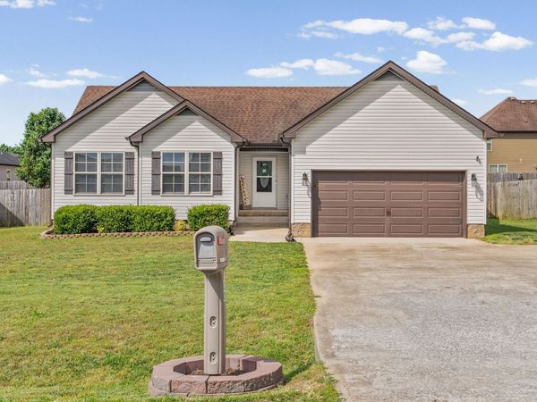580 Tracy Ln, Clarksville, TN 37040