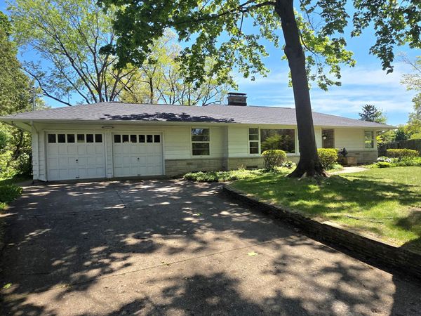4029 Lakeside Drive, Kalamazoo, MI 49008