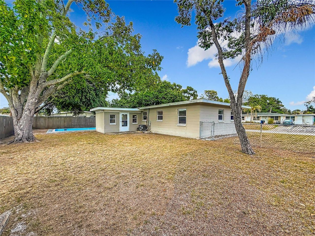 3260 56th Street N, Saint Petersburg, FL 33710 Photo