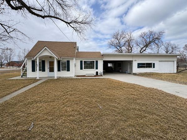 692 S 300 W, Mt Pleasant, UT 84647