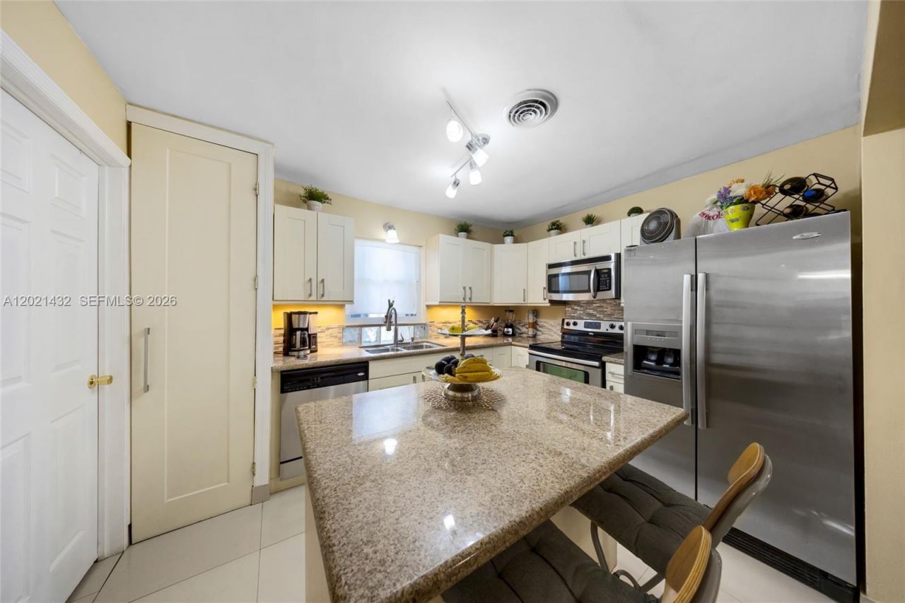 304 SW 68th Ave , Pembroke Pines, FL 33023 Photo