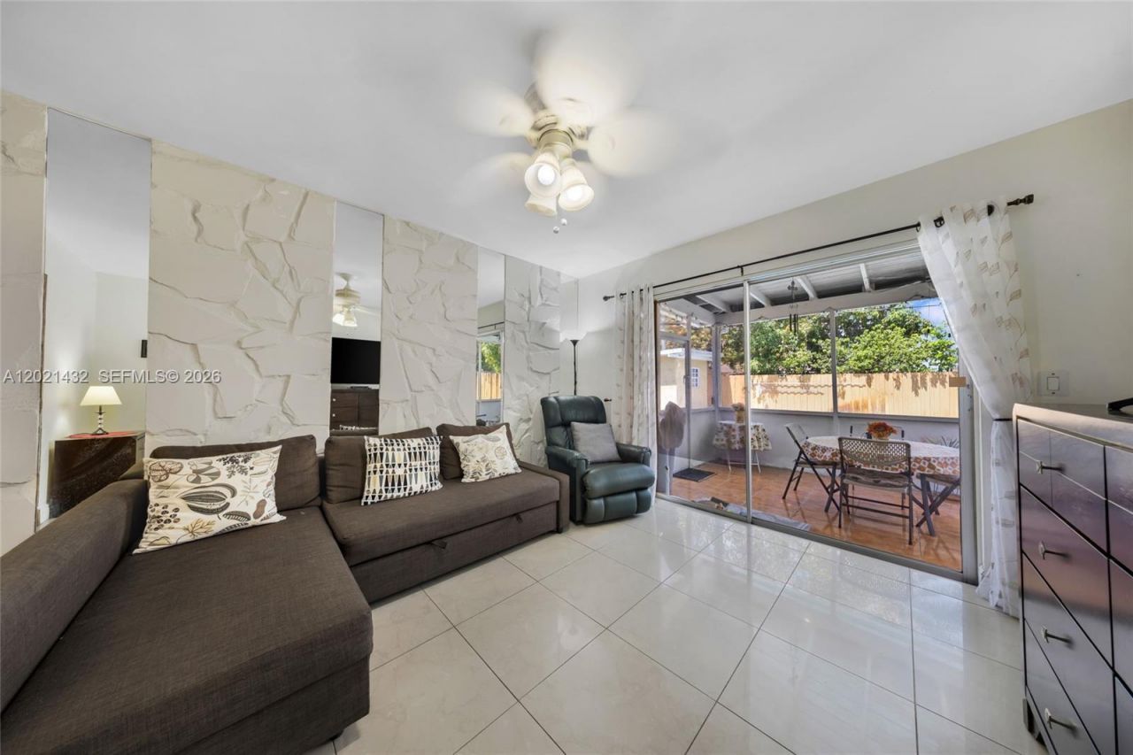 304 SW 68th Ave , Pembroke Pines, FL 33023 Photo