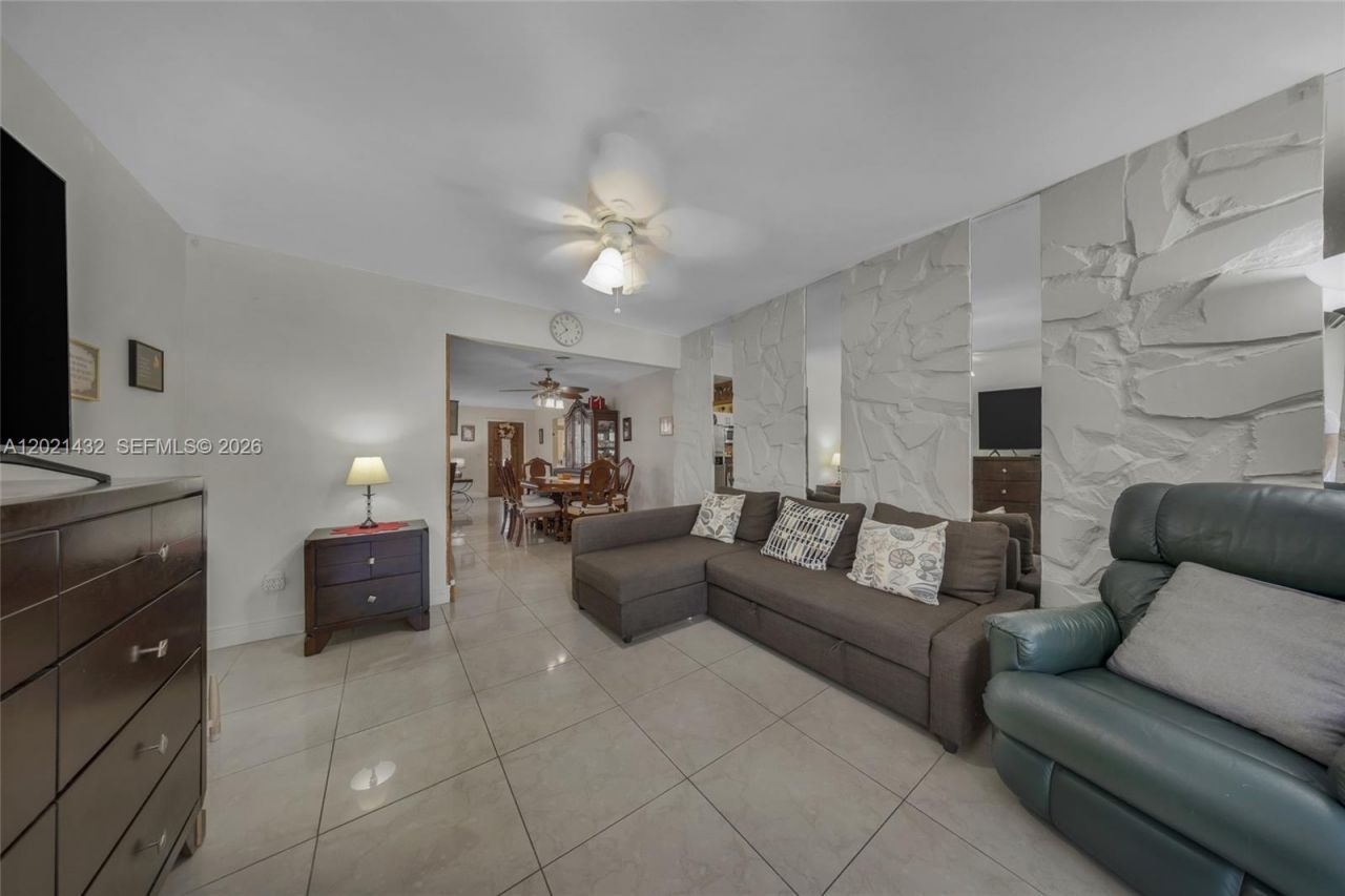 304 SW 68th Ave , Pembroke Pines, FL 33023 Photo