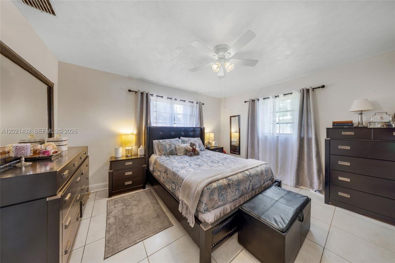 304 SW 68th Ave , Pembroke Pines, FL 33023 Photo
