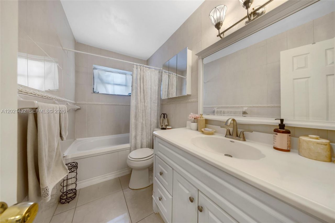 304 SW 68th Ave , Pembroke Pines, FL 33023 Photo