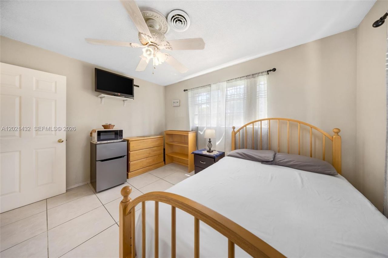304 SW 68th Ave , Pembroke Pines, FL 33023 Photo