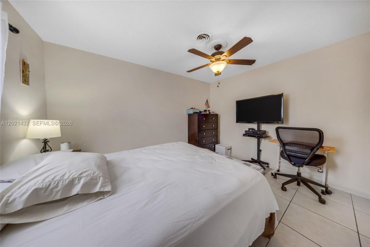 304 SW 68th Ave , Pembroke Pines, FL 33023 Photo