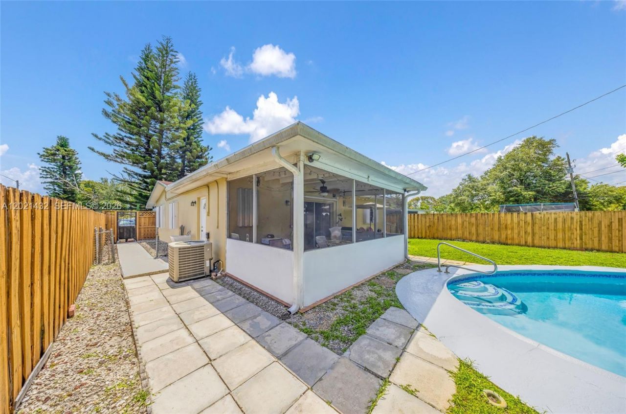 304 SW 68th Ave , Pembroke Pines, FL 33023 Photo