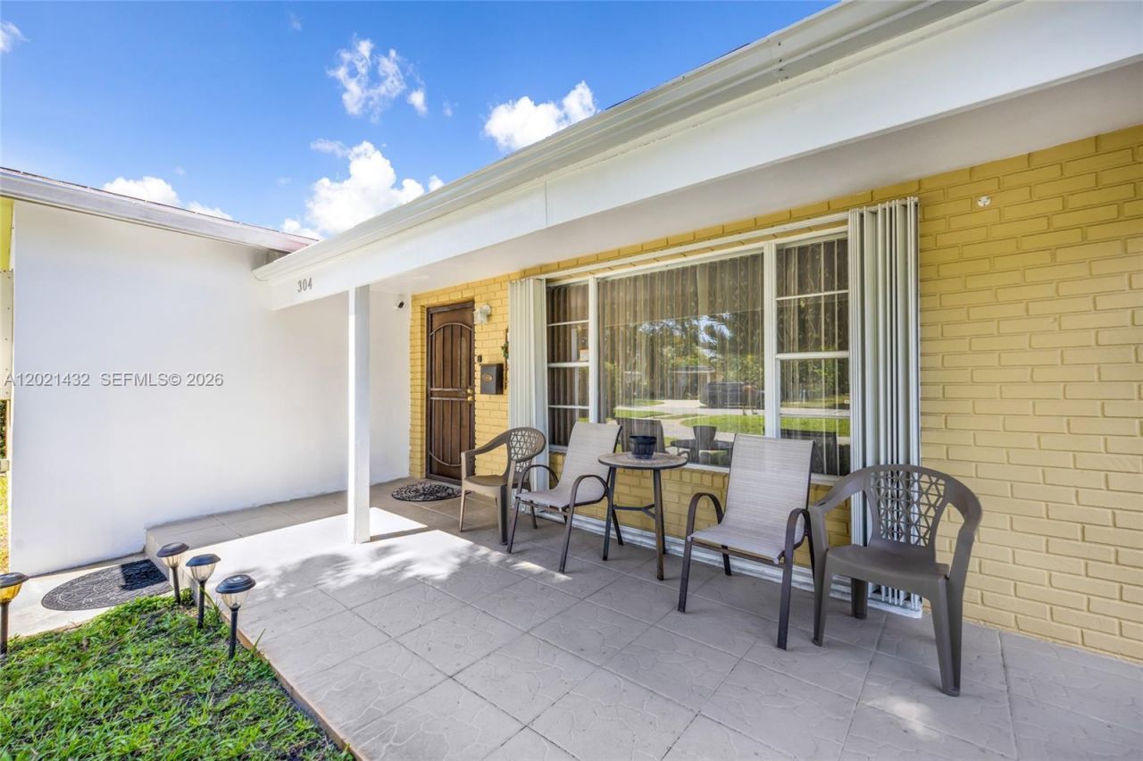 304 SW 68th Ave , Pembroke Pines, FL 33023 Photo