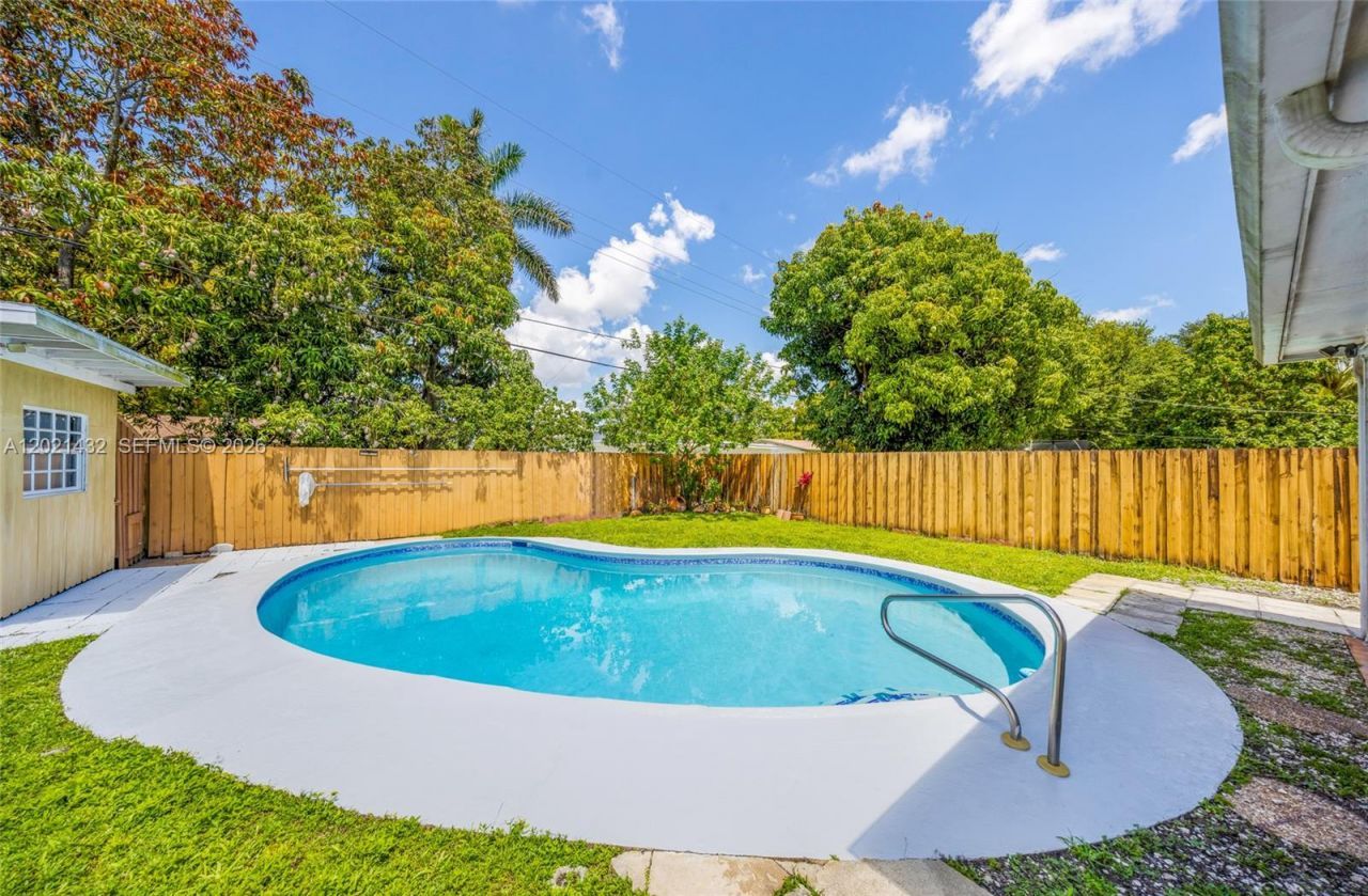 304 SW 68th Ave , Pembroke Pines, FL 33023 Photo