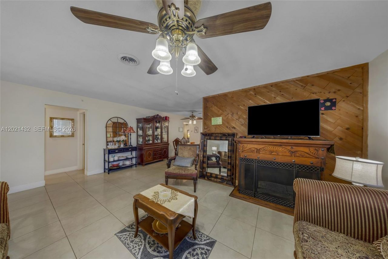 304 SW 68th Ave , Pembroke Pines, FL 33023 Photo