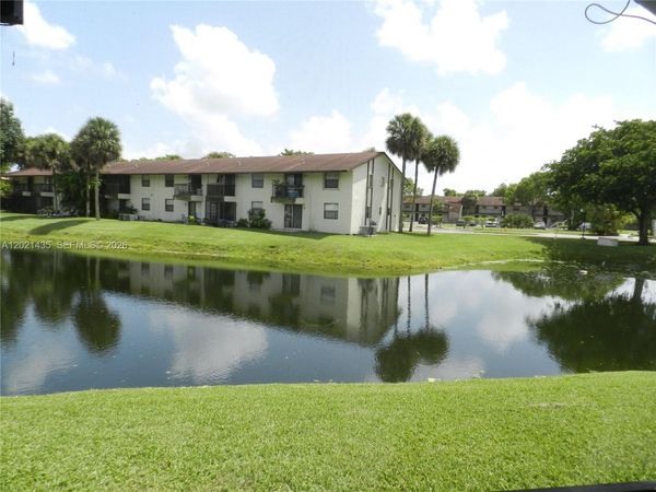 6020 Shakerwood Cir, Unit 105, Tamarac, FL 33319