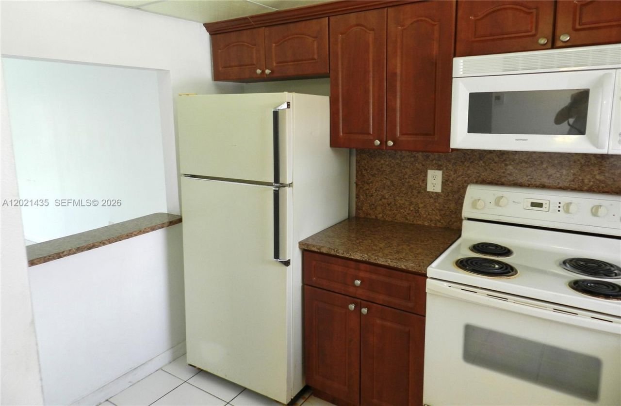 6020 Shakerwood Cir, Unit 105, Tamarac, FL 33319 Photo