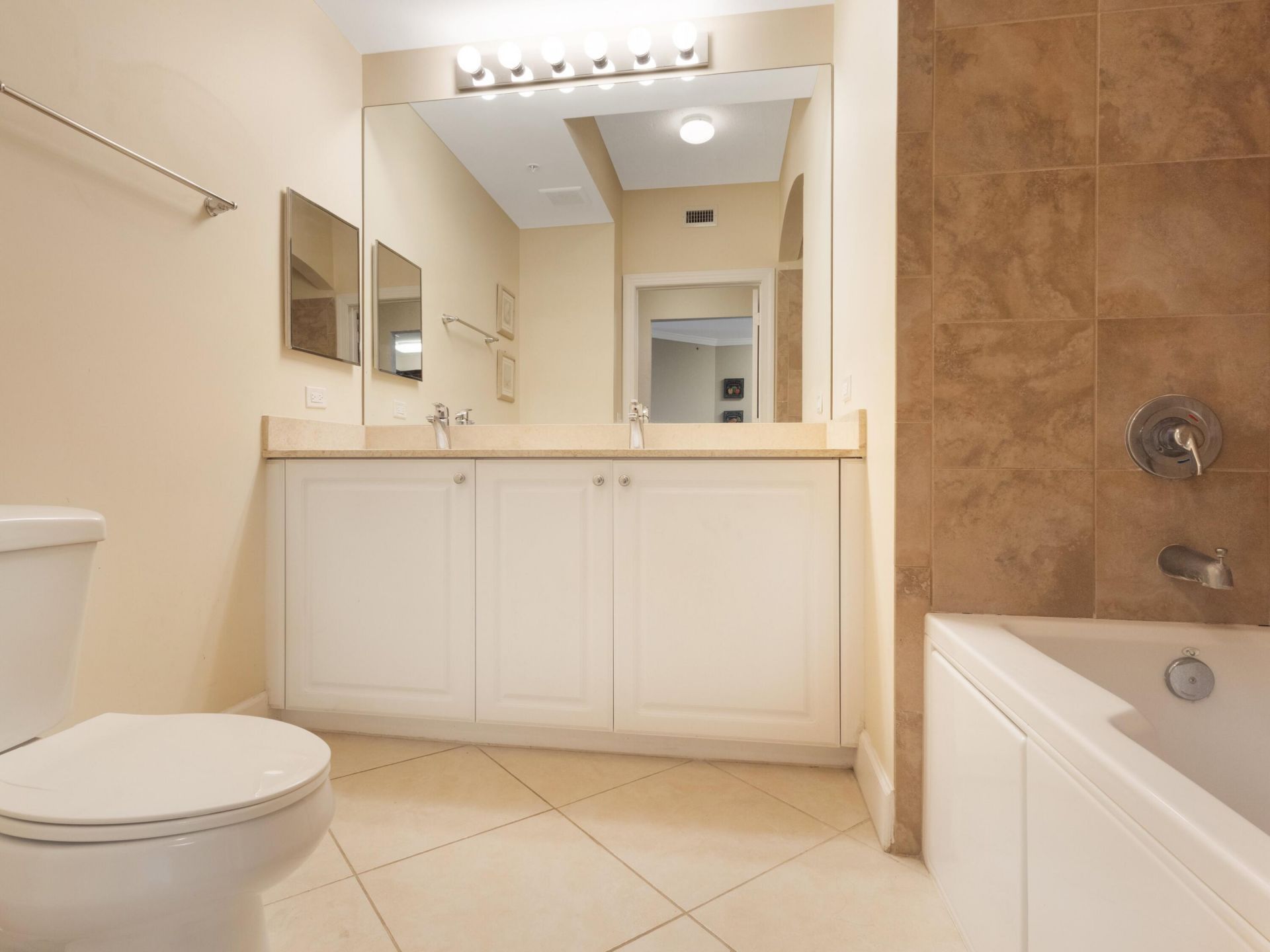 1690 Renaissance Commons Boulevard, Boynton Beach, FL 33426 Photo